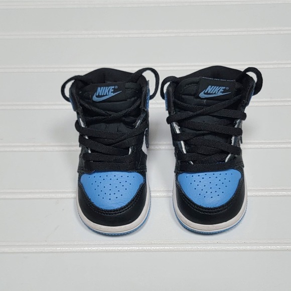 Nike Air Jordan 1 Retro High OG UNC Toe (TD) Sneakers - Picture 3 of 11